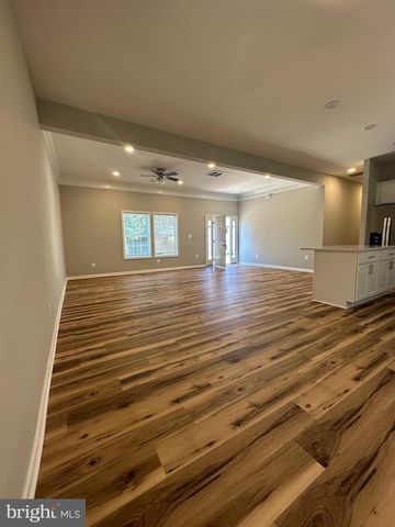 8012 RUGBY, Manassas Park, VA 20111