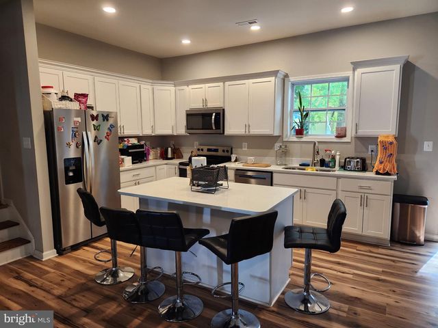 8012 RUGBY, Manassas Park, VA 20111