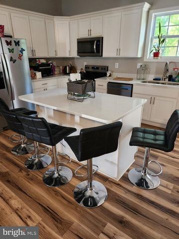 8012 RUGBY, Manassas Park, VA 20111