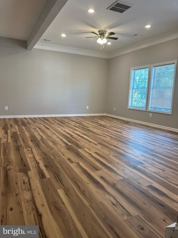 8012 RUGBY, Manassas Park, VA 20111