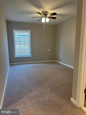 8012 RUGBY, Manassas Park, VA 20111