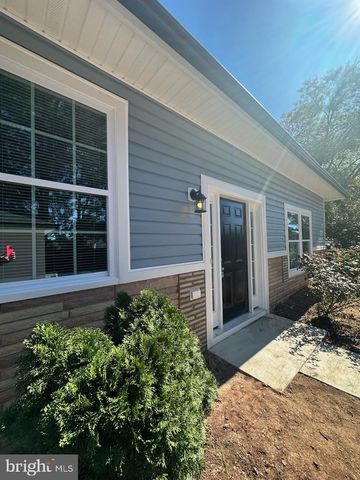 8012 RUGBY, Manassas Park, VA 20111