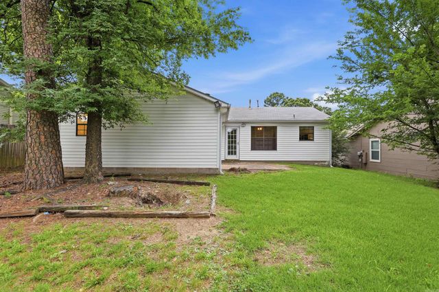 14 Newcomb Court, Little Rock, AR 72210