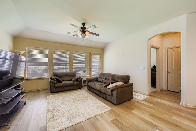 6952 Alcala, Grand Prairie, TX 75054