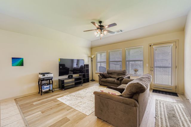6952 Alcala, Grand Prairie, TX 75054