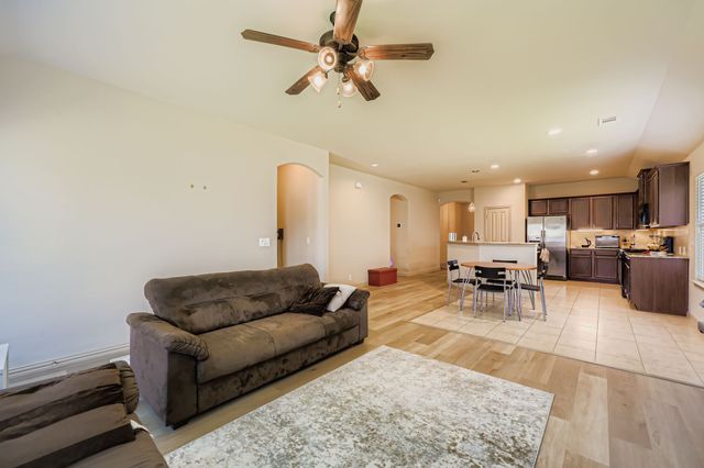 6952 Alcala, Grand Prairie, TX 75054