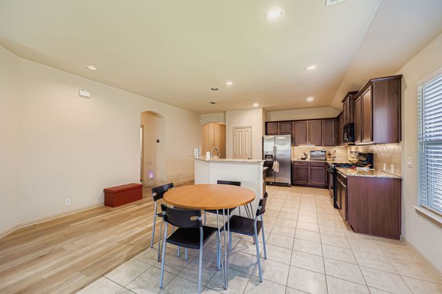 6952 Alcala, Grand Prairie, TX 75054