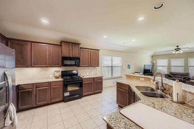 6952 Alcala, Grand Prairie, TX 75054