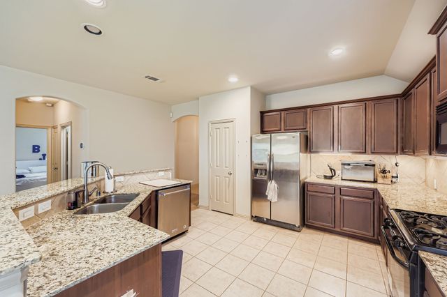 6952 Alcala, Grand Prairie, TX 75054