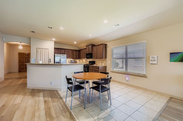 6952 Alcala, Grand Prairie, TX 75054