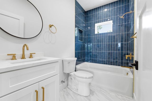 35 Miller Ave, Framingham, MA 01702