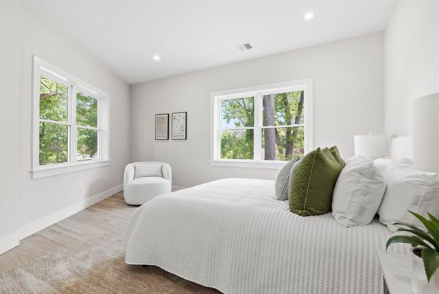 35 Miller Ave, Framingham, MA 01702