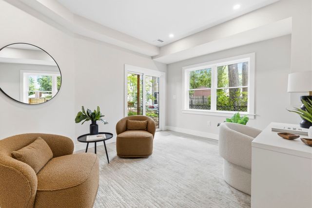 35 Miller Ave, Framingham, MA 01702