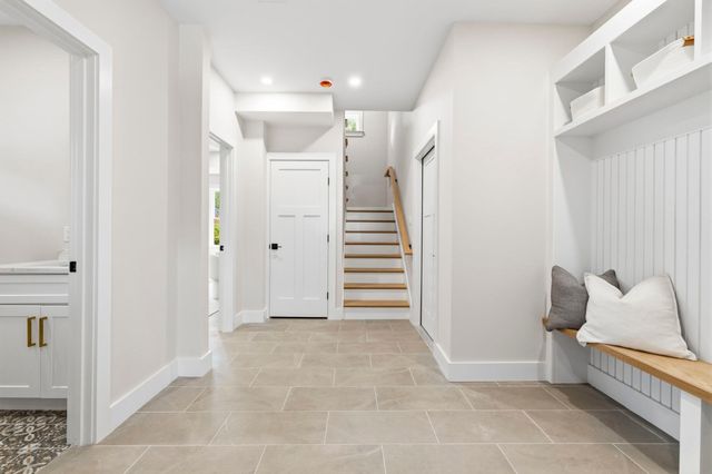 35 Miller Ave, Framingham, MA 01702