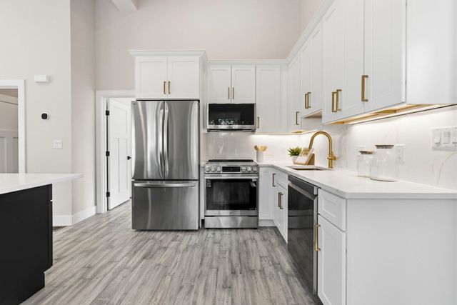 35 Miller Ave, Framingham, MA 01702