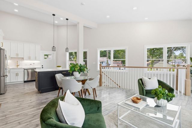 35 Miller Ave, Framingham, MA 01702