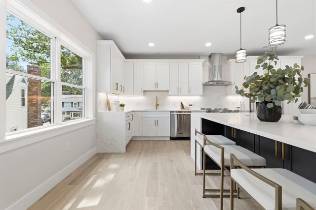 35 Miller Ave, Framingham, MA 01702