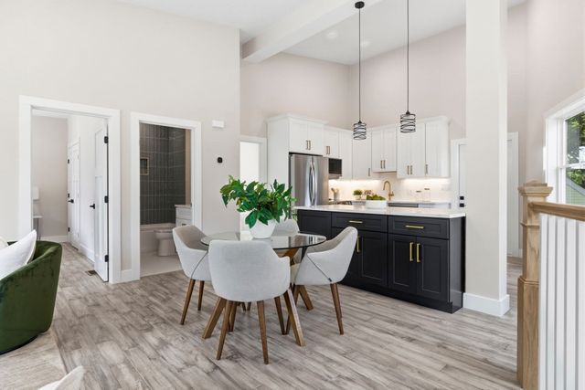 35 Miller Ave, Framingham, MA 01702