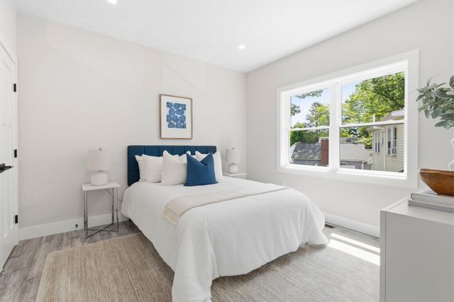 35 Miller Ave, Framingham, MA 01702
