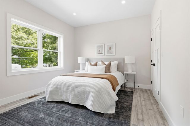 35 Miller Ave, Framingham, MA 01702