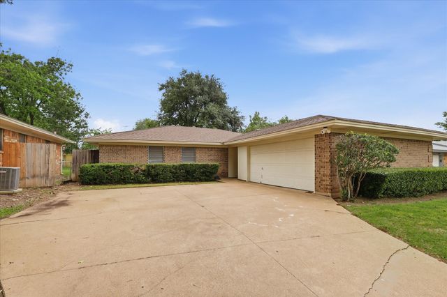 7208 Misty Meadow Drive S, Fort Worth, TX 76133