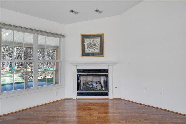 204 Montgomery Farms AVE, Moneta, VA 24121