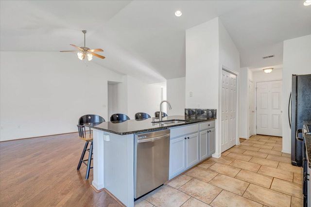 204 Montgomery Farms AVE, Moneta, VA 24121