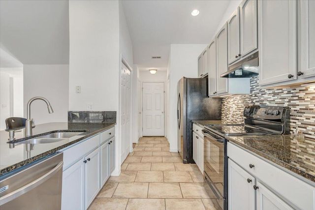 204 Montgomery Farms AVE, Moneta, VA 24121