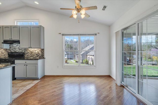 204 Montgomery Farms AVE, Moneta, VA 24121