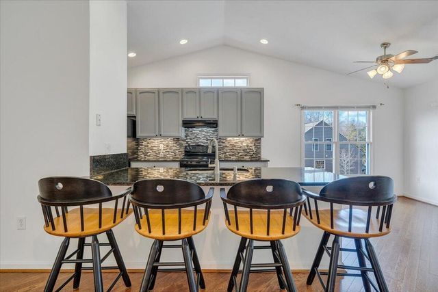 204 Montgomery Farms AVE, Moneta, VA 24121