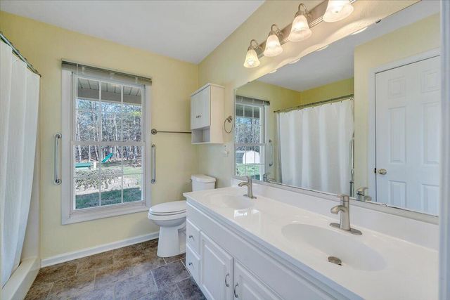 204 Montgomery Farms AVE, Moneta, VA 24121