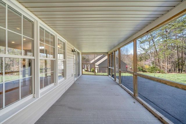 204 Montgomery Farms AVE, Moneta, VA 24121