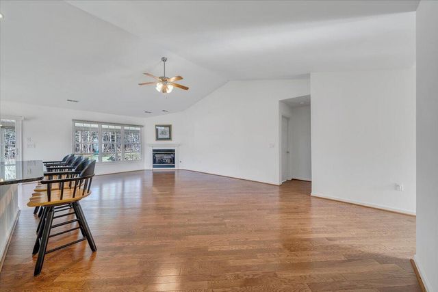 204 Montgomery Farms AVE, Moneta, VA 24121