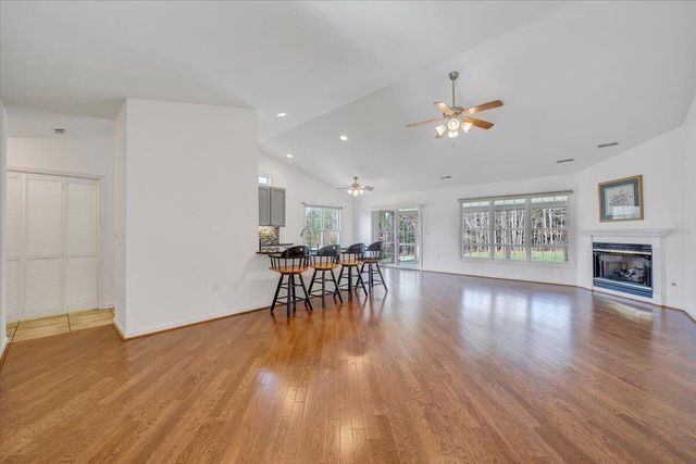 204 Montgomery Farms AVE, Moneta, VA 24121