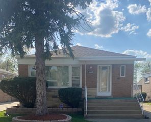 14408 S Hoxie Avenue, Burnham, IL 60633