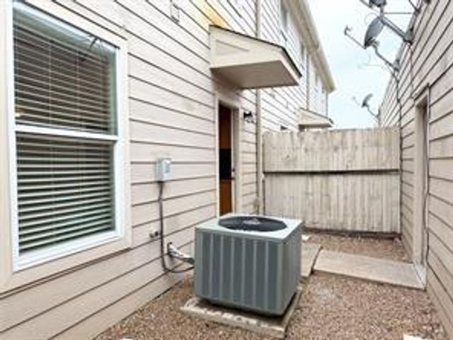 10060 Emnora Lane, Houston, TX 77080