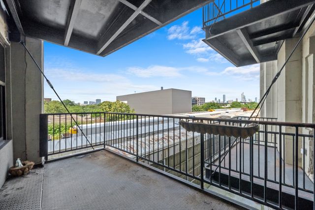 1550 S Blue Island Avenue 404, Chicago, IL 60608