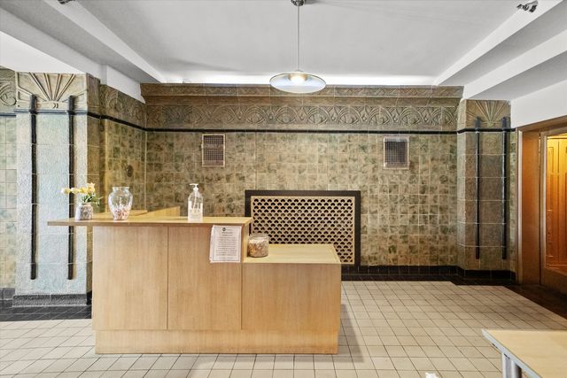 1550 S Blue Island Avenue 404, Chicago, IL 60608