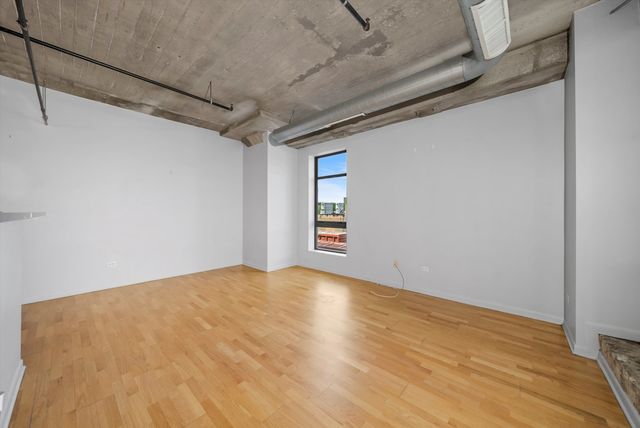 1550 S Blue Island Avenue 404, Chicago, IL 60608