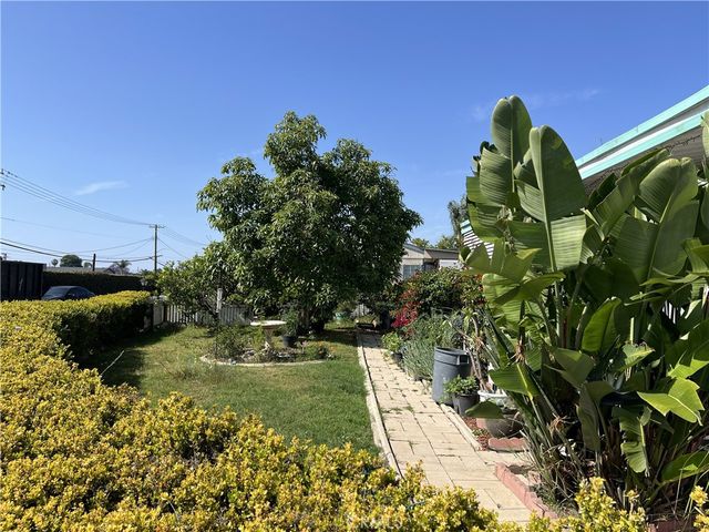 8200 Bolsa 37, Midway City, CA 92655