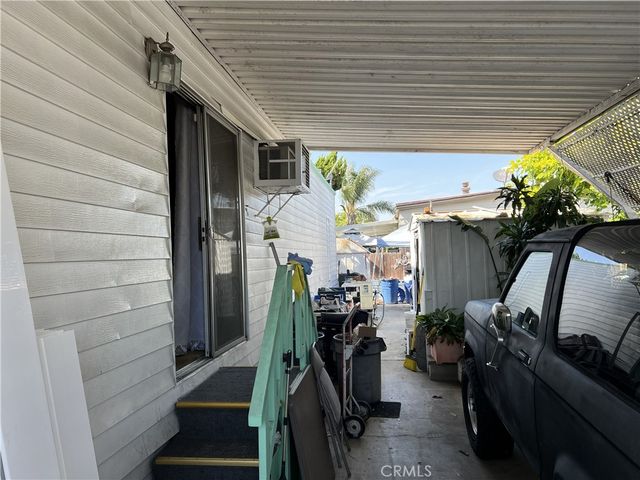 8200 Bolsa 37, Midway City, CA 92655