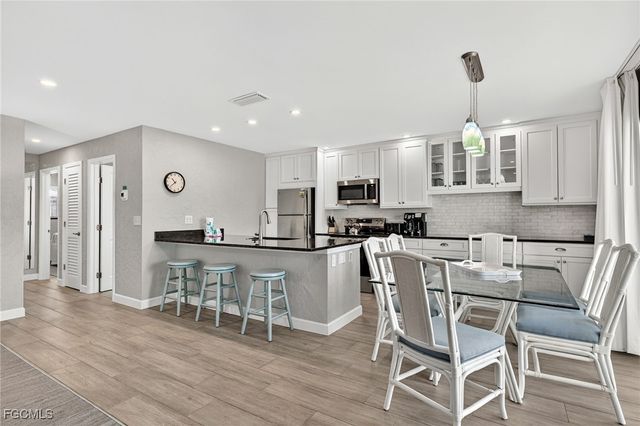 827 E Gulf DR L2, Sanibel, FL 33957