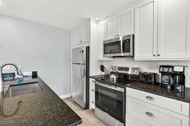 827 E Gulf DR L2, Sanibel, FL 33957