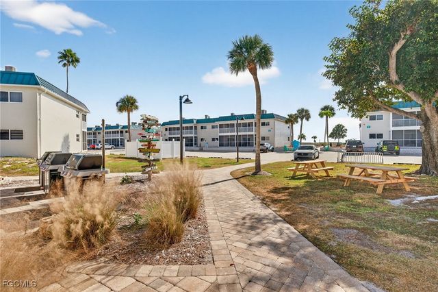 827 E Gulf DR L2, Sanibel, FL 33957