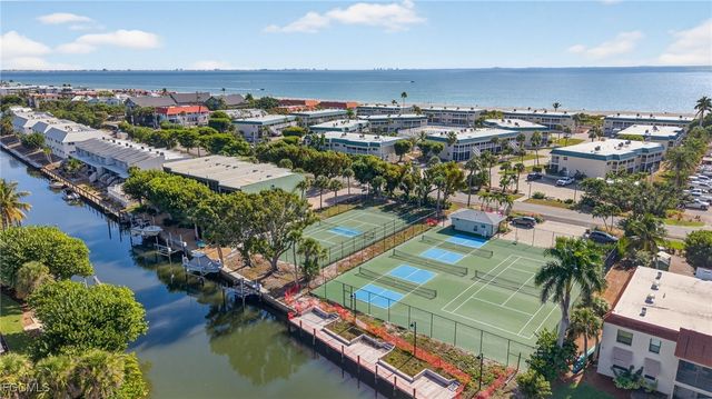 827 E Gulf DR L2, Sanibel, FL 33957