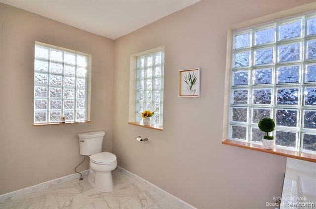 2349 Washtenaw Road, Ypsilanti Charter Township, MI 48197