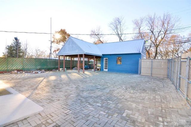 2349 Washtenaw Road, Ypsilanti Charter Township, MI 48197