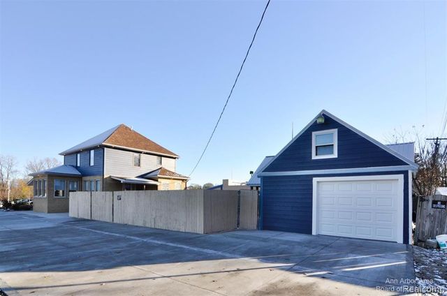 2349 Washtenaw Road, Ypsilanti Charter Township, MI 48197