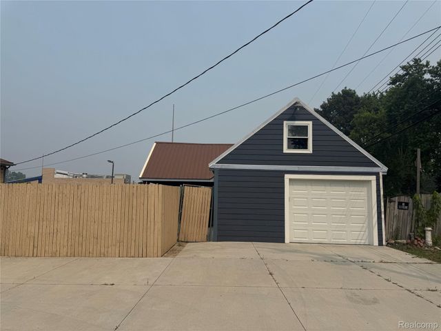 2349 Washtenaw Road, Ypsilanti Charter Township, MI 48197