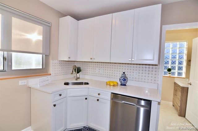 2349 Washtenaw Road, Ypsilanti Charter Township, MI 48197